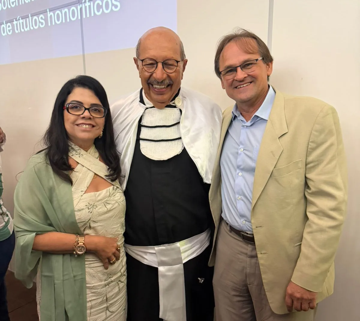 PROVEDORIA DA SANTA CASA PARTICIPA DE HOMENAGEM AO MÉDICO SÍLVIO PORTO NA UESC